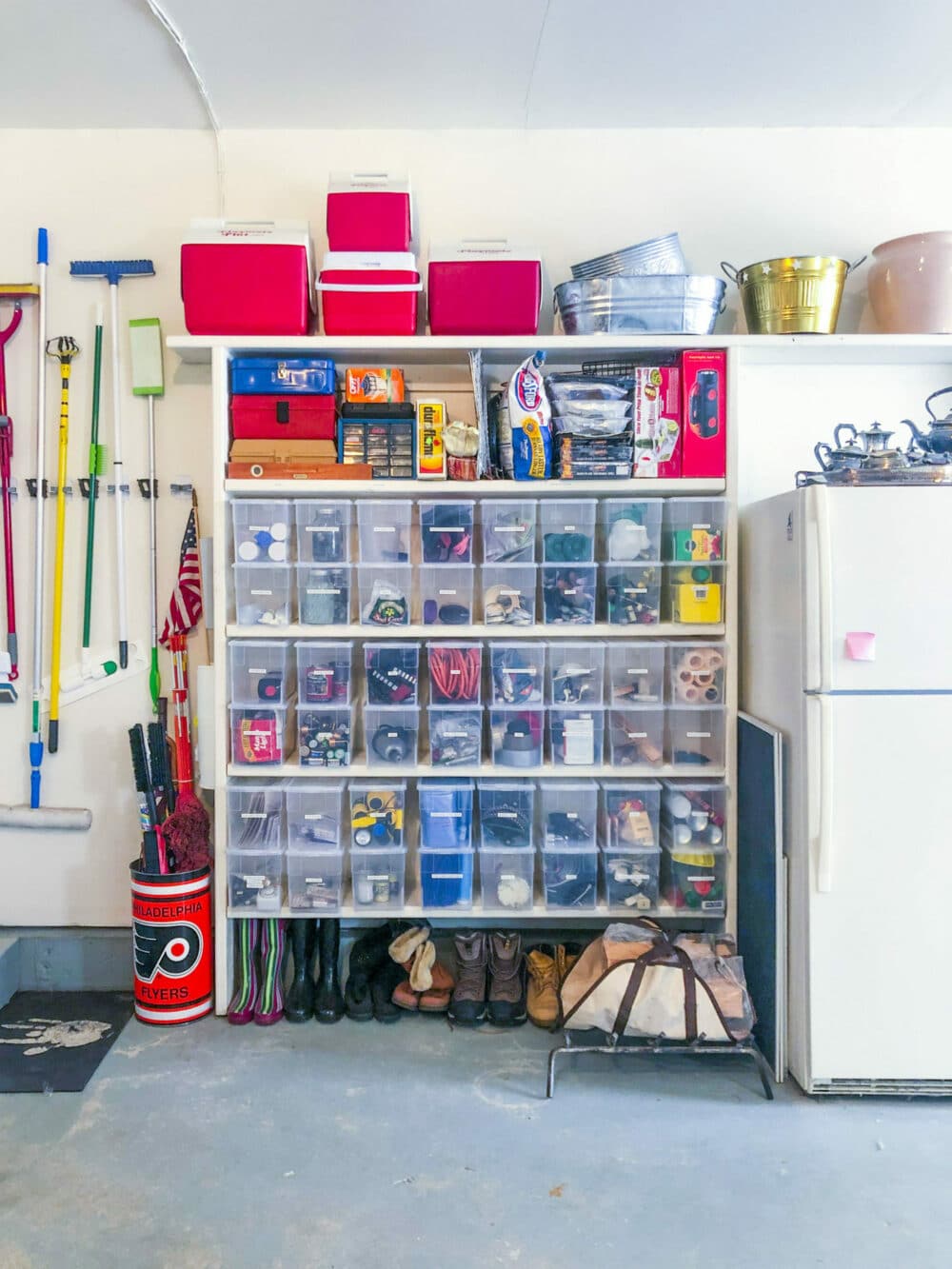 How to Organize Garage Shelves