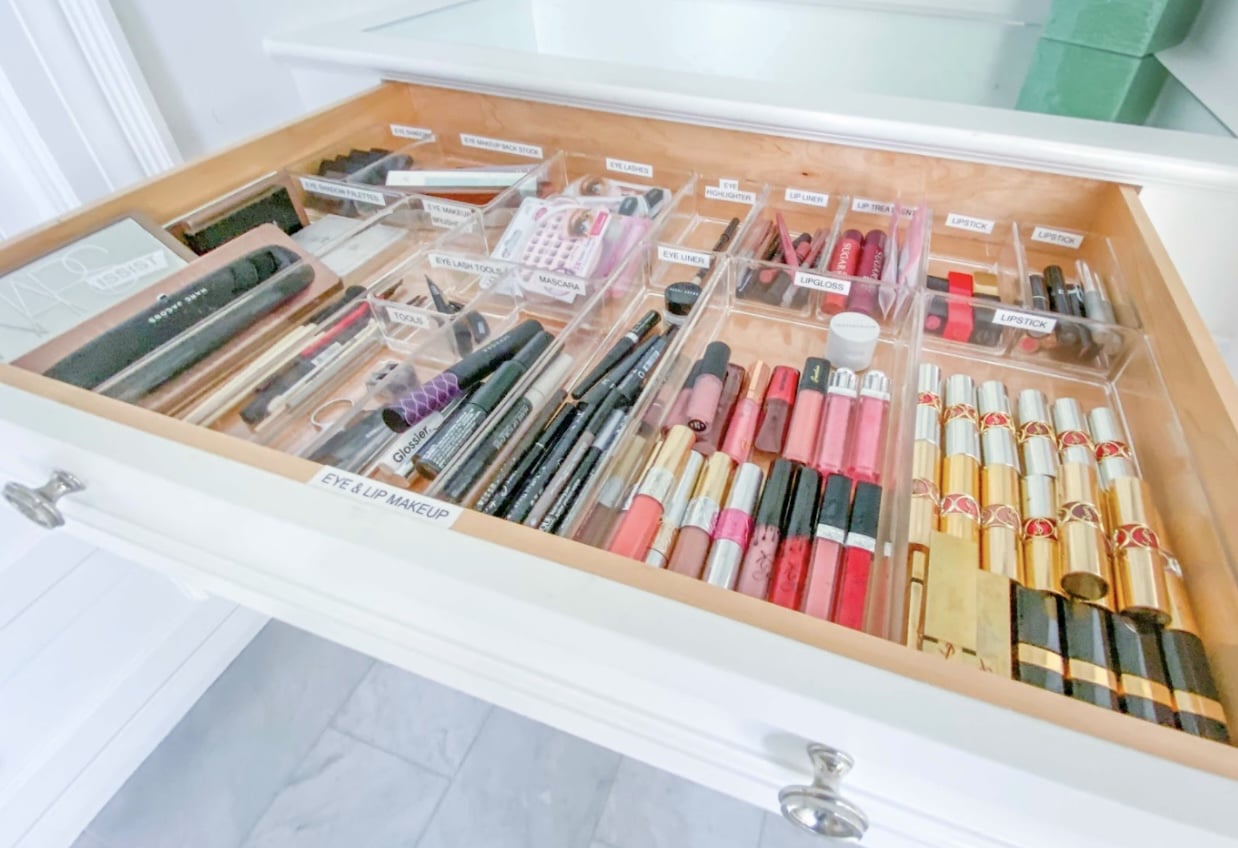 How To Organize Your Makeup Horderly